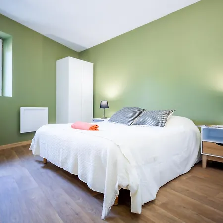 Domaine De Prefaissal Bed & Breakfast