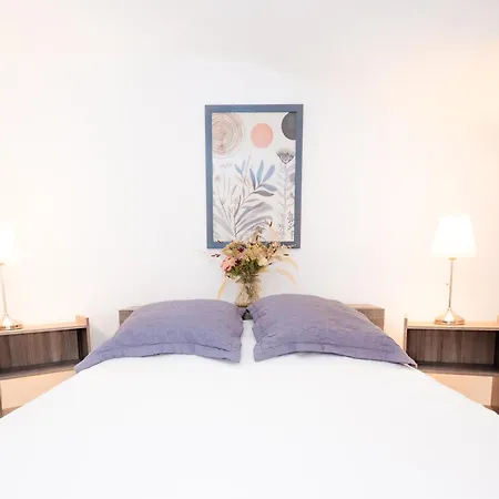 Bed & Breakfast Domaine De Prefaissal 2*