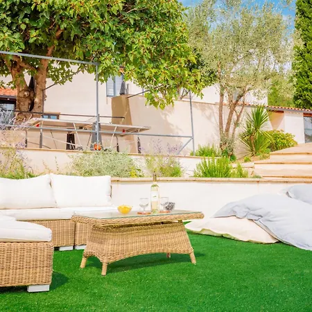 Bed and breakfast Domaine De Prefaissal Mezel (Alpes-de-Haute-Provence)