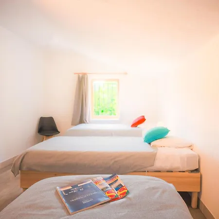 Domaine De Prefaissal Bed and breakfast 2*