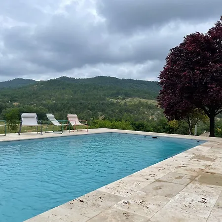 فندق مبيت وإفطار Domaine De Prefaissal 3*