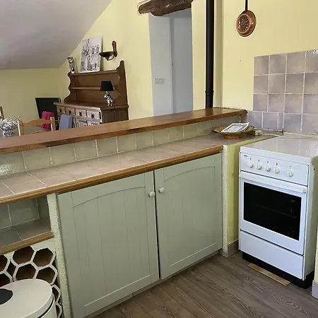 Domaine De Prefaissal Bed & Breakfast
