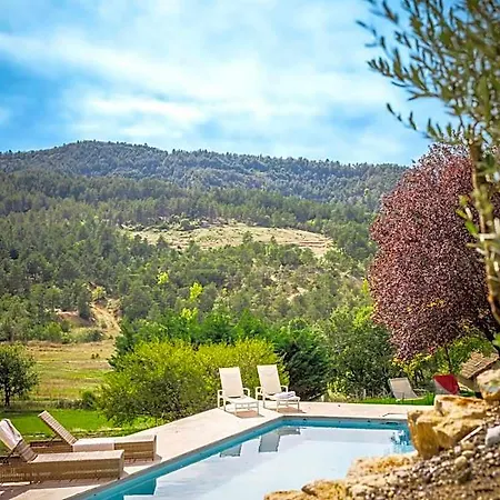 Domaine De Prefaissal 3*