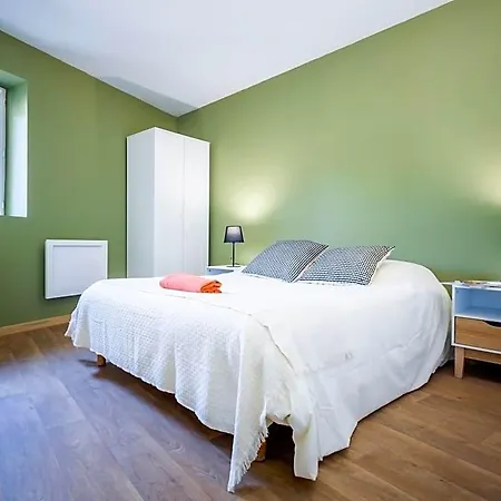 Domaine De Prefaissal Bed & Breakfast 3*