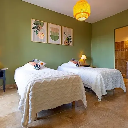 Domaine De Prefaissal 3*