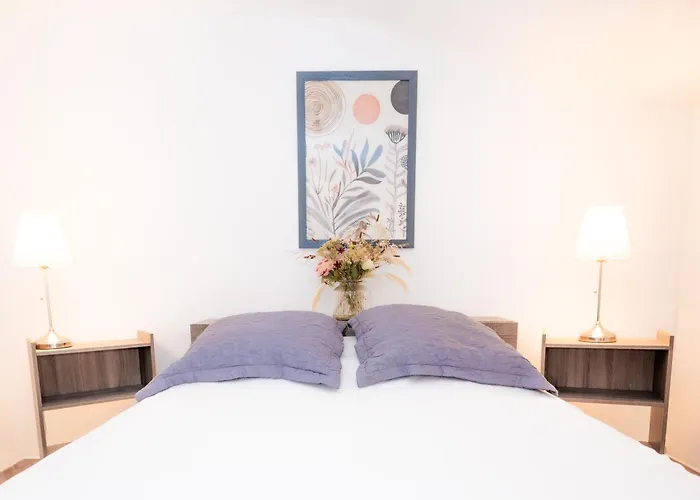 Couette-café Domaine De Prefaissal 3*