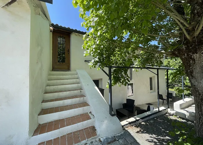 Domaine De Prefaissal Couette-café 3*