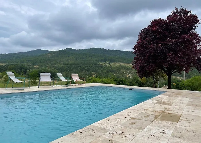 Couette-café Domaine De Prefaissal 3*