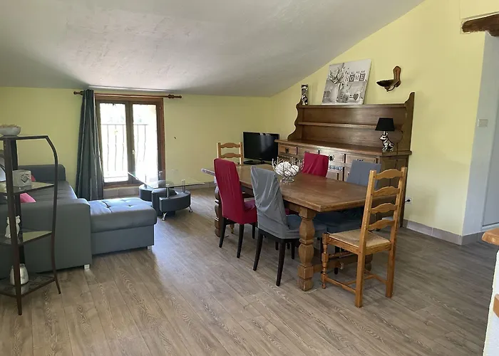 Domaine De Prefaissal 3*