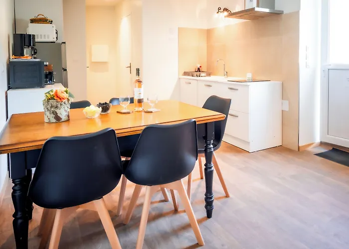 Domaine De Prefaissal Couette-café