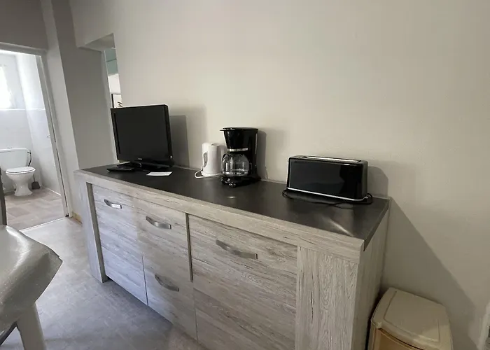 Couette-café Domaine De Prefaissal 3*